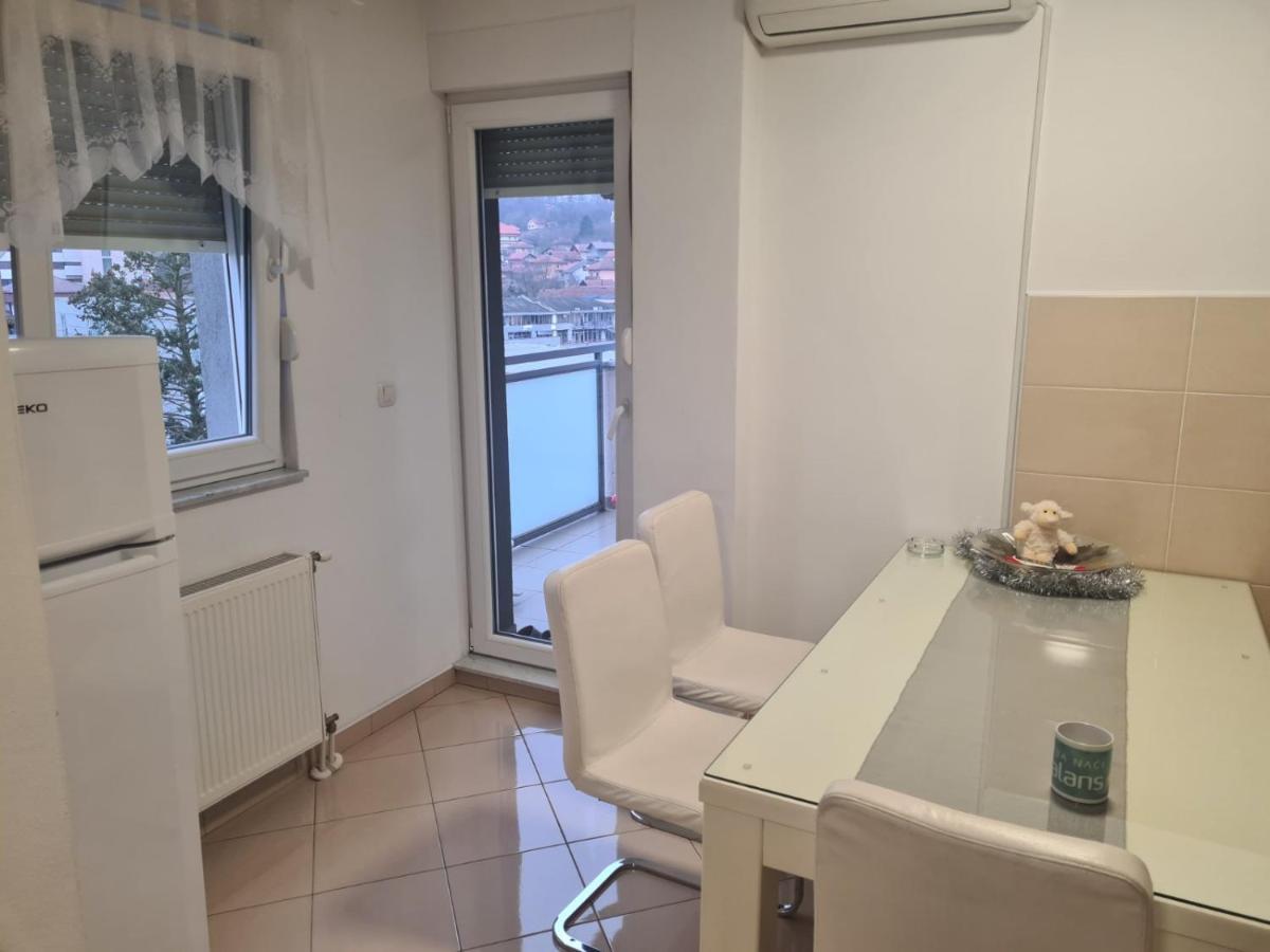 Apartman Bella Leilighet Doboj Eksteriør bilde